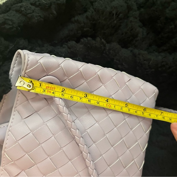 Bottega Veneta inspired  Woven Handbag in light purple with Gold Accent - Picture 12 of 12